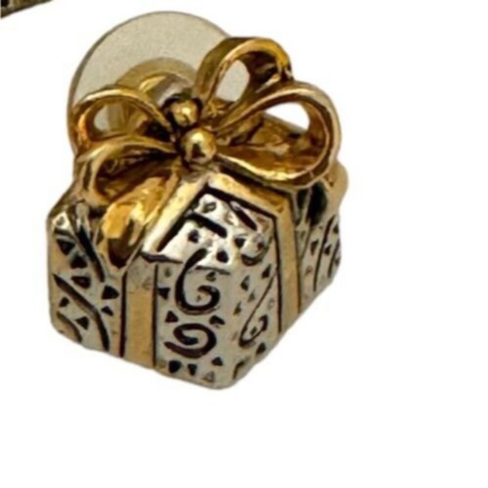 JJ Christmas Earrings Vintage Jewelry Gift Boxes Bows Presents Holidays Mother - Picture 3 of 3